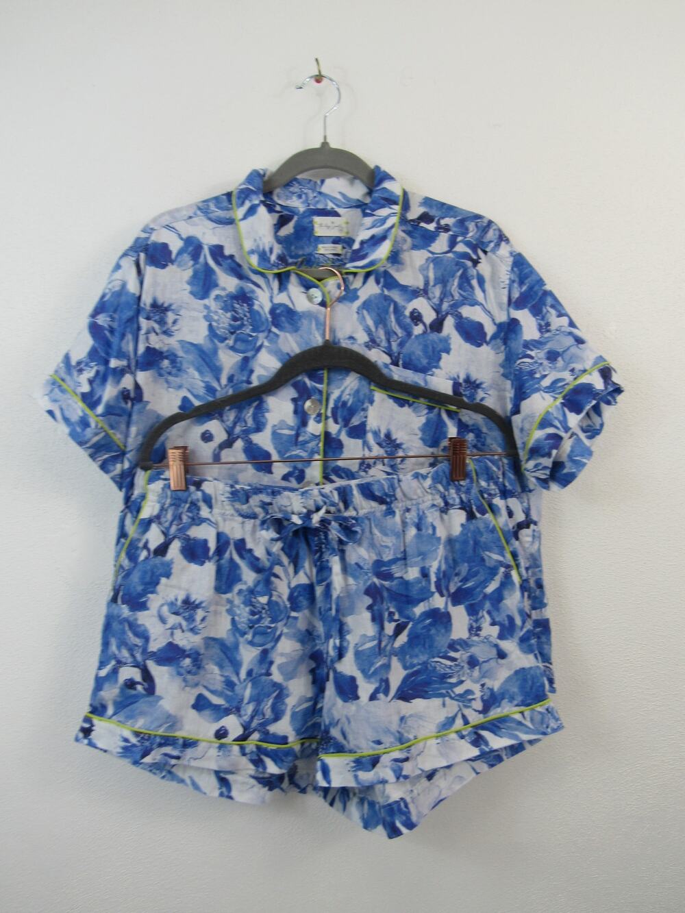 The Lazy Poet XL Linen Blue Floral White Pajama Set Shorts Button Front